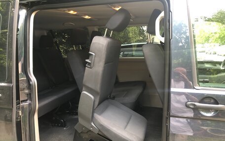Volkswagen Caravelle T6 рестайлинг, 2015 год, 2 700 000 рублей, 4 фотография