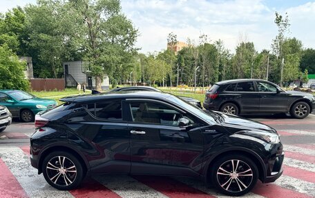 Toyota C-HR I рестайлинг, 2018 год, 1 900 000 рублей, 4 фотография