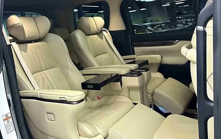 Toyota Vellfire II, 2021 год, 7 200 000 рублей, 9 фотография