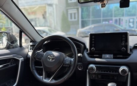 Toyota RAV4, 2020 год, 3 700 000 рублей, 8 фотография