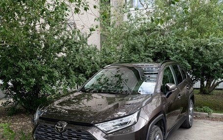 Toyota RAV4, 2020 год, 3 700 000 рублей, 2 фотография