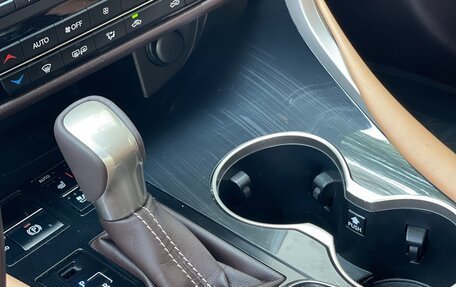 Lexus RX IV рестайлинг, 2017 год, 3 780 000 рублей, 20 фотография
