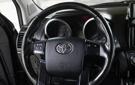 Toyota Land Cruiser Prado 150 рестайлинг 2, 2014 год, 2 898 000 рублей, 17 фотография
