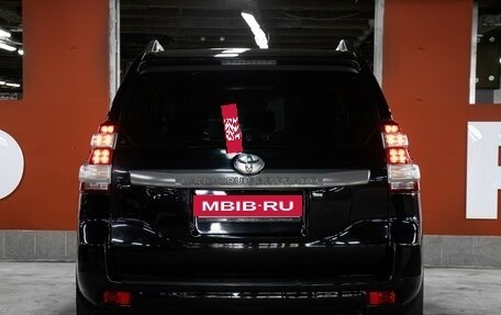 Toyota Land Cruiser Prado 150 рестайлинг 2, 2014 год, 2 898 000 рублей, 6 фотография