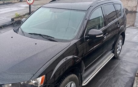Mitsubishi Outlander III рестайлинг 3, 2011 год, 1 350 000 рублей, 4 фотография
