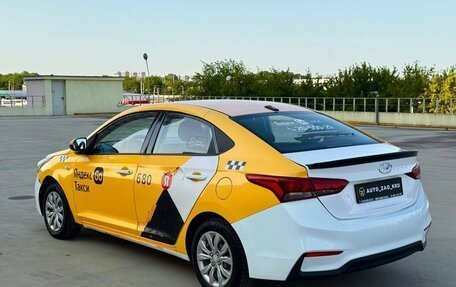 Hyundai Solaris II рестайлинг, 2018 год, 590 000 рублей, 4 фотография