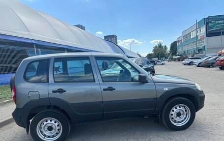 Chevrolet Niva I рестайлинг, 2019 год, 830 000 рублей, 3 фотография