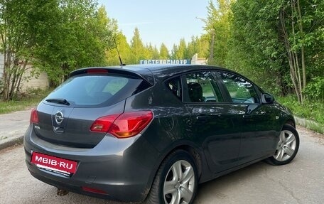 Opel Astra J, 2011 год, 650 000 рублей, 4 фотография