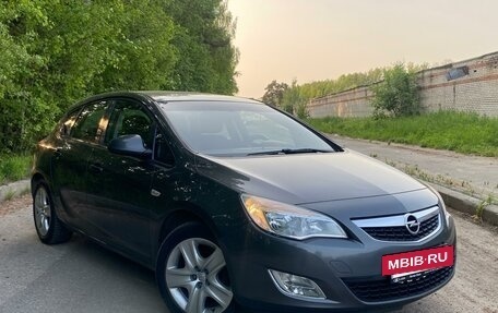Opel Astra J, 2011 год, 650 000 рублей, 3 фотография