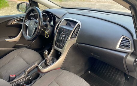 Opel Astra J, 2011 год, 650 000 рублей, 17 фотография
