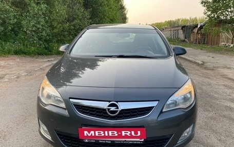 Opel Astra J, 2011 год, 650 000 рублей, 9 фотография