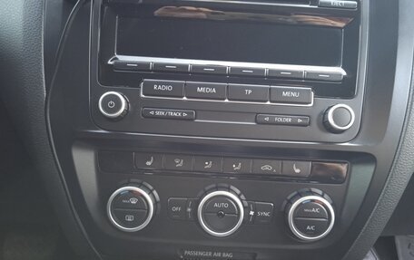 Volkswagen Jetta VI, 2013 год, 1 050 000 рублей, 8 фотография
