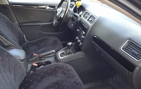 Volkswagen Jetta VI, 2013 год, 1 050 000 рублей, 14 фотография
