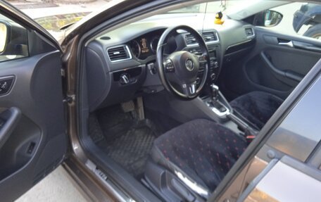 Volkswagen Jetta VI, 2013 год, 1 050 000 рублей, 16 фотография