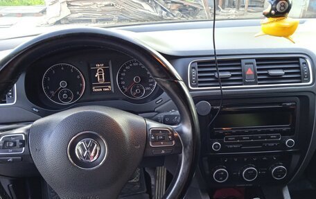 Volkswagen Jetta VI, 2013 год, 1 050 000 рублей, 18 фотография