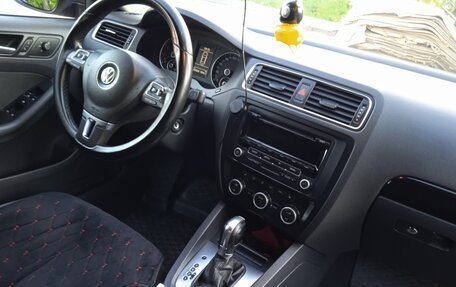 Volkswagen Jetta VI, 2013 год, 1 050 000 рублей, 15 фотография