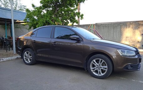Volkswagen Jetta VI, 2013 год, 1 050 000 рублей, 20 фотография