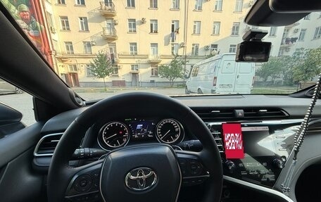 Toyota Camry, 2019 год, 3 250 000 рублей, 4 фотография