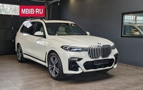 BMW X7, 2020 год, 6 830 000 рублей, 2 фотография