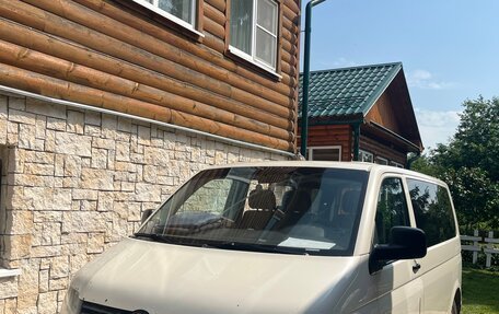 Volkswagen Transporter T5 рестайлинг, 2006 год, 1 100 000 рублей, 1 фотография
