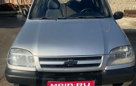 Chevrolet Niva I рестайлинг, 2005 год, 300 000 рублей, 1 фотография