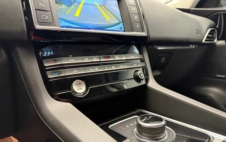 Jaguar F-Pace, 2017 год, 2 199 000 рублей, 11 фотография