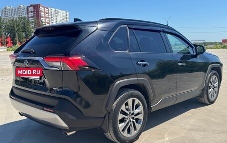 Toyota RAV4, 2020 год, 3 450 000 рублей, 3 фотография