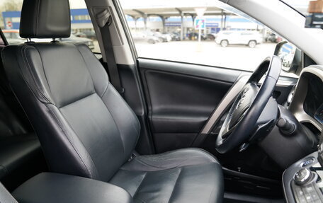 Toyota RAV4, 2014 год, 2 200 000 рублей, 21 фотография