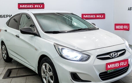 Hyundai Solaris II рестайлинг, 2011 год, 650 000 рублей, 3 фотография