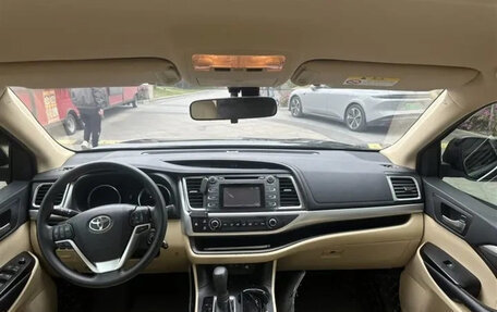 Toyota Highlander III, 2021 год, 2 600 000 рублей, 5 фотография