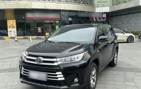 Toyota Highlander III, 2021 год, 2 600 000 рублей, 13 фотография