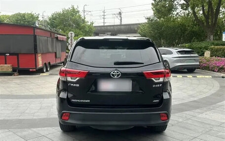 Toyota Highlander III, 2021 год, 2 600 000 рублей, 11 фотография