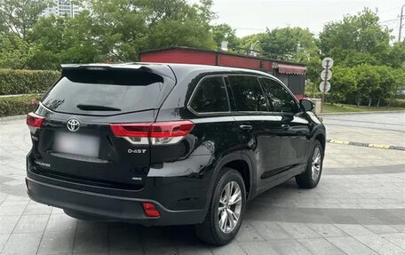 Toyota Highlander III, 2021 год, 2 600 000 рублей, 10 фотография