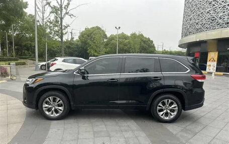 Toyota Highlander III, 2021 год, 2 600 000 рублей, 14 фотография
