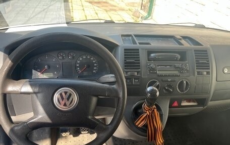 Volkswagen Transporter T5 рестайлинг, 2006 год, 1 100 000 рублей, 10 фотография