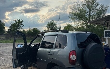 Chevrolet Niva I рестайлинг, 2011 год, 535 000 рублей, 2 фотография