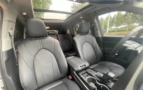 Toyota Highlander, 2025 год, 5 400 000 рублей, 8 фотография