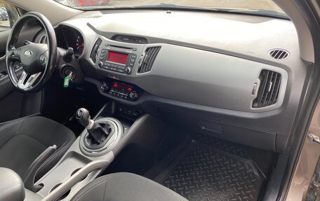 KIA Sportage III, 2015 год, 899 000 рублей, 10 фотография