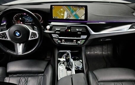 BMW 5 серия, 2021 год, 4 999 998 рублей, 14 фотография