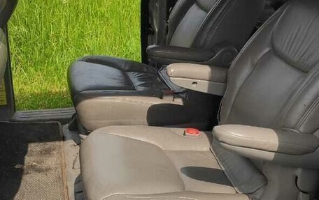 Toyota Sienna II рестайлинг, 2004 год, 1 100 000 рублей, 8 фотография
