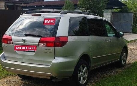 Toyota Sienna II рестайлинг, 2004 год, 1 100 000 рублей, 2 фотография