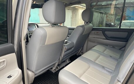 Toyota Land Cruiser 100 рестайлинг 2, 2005 год, 4 500 000 рублей, 10 фотография