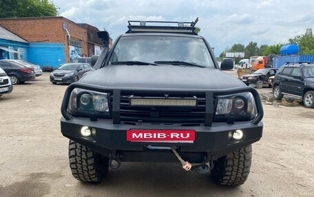 Toyota Land Cruiser 100 рестайлинг 2, 2005 год, 4 500 000 рублей, 5 фотография