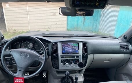 Toyota Land Cruiser 100 рестайлинг 2, 2005 год, 4 500 000 рублей, 11 фотография