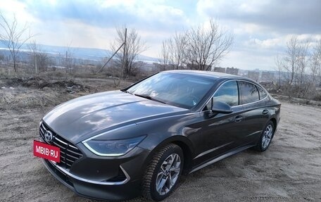 Hyundai Sonata VIII, 2019 год, 2 300 000 рублей, 2 фотография