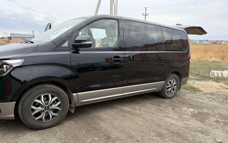 Hyundai H-1 II рестайлинг, 2018 год, 3 200 000 рублей, 2 фотография