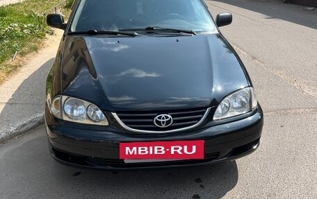 Toyota Avensis III рестайлинг, 2002 год, 420 000 рублей, 3 фотография