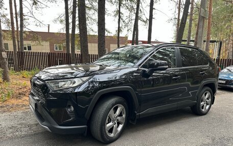 Toyota RAV4, 2021 год, 3 450 000 рублей, 3 фотография