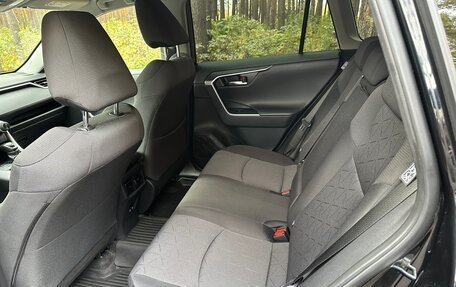 Toyota RAV4, 2021 год, 3 450 000 рублей, 7 фотография