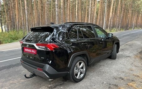 Toyota RAV4, 2021 год, 3 450 000 рублей, 2 фотография